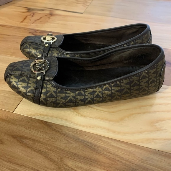 Micheal Kors MK monogrammed Fulton flats 6 - Picture 2 of 6